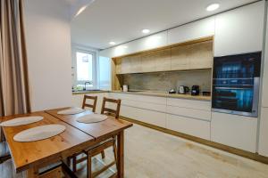 4FriendsCoresiBrasov Pth