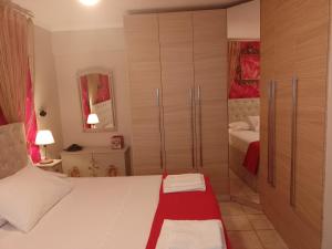 Lux Fully equipped apt Dora Holidays By the sea at Flogita Beach