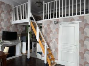 Studio 30 m2 avec jardin dans maison de maître