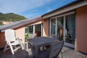 Bright Attic in Monterosso with Sea View Terrace