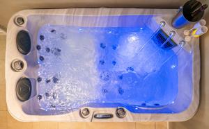Maisons de vacances La Grange Clyna - Love Room : photos des chambres