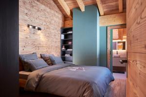 New high standing chalet