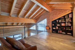 New high standing chalet