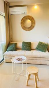 Proche St Tropez refait à neuf bord de plage et piscine