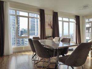 Bright large apartment in White Sails