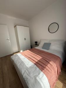 Apartment near Chopin Airport by Real Apartment