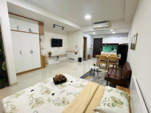 Sunrise cityview 1PN nhà đẹp tầng cao đủ tiện nghi có hồ bơi , gym