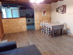 Maisons de vacances Sejour authentique en Dordogne avec piscine : photos des chambres