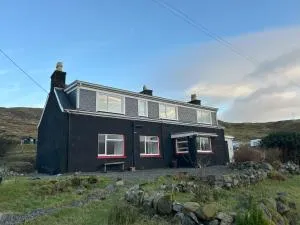 The Old Farmer's House - Isginn