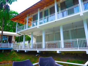 B & G Hotel