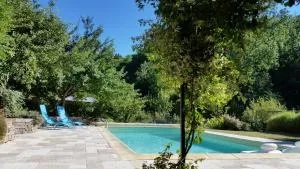 La Maison aux Volets Bleus - Clairvaux-dʼAveyron