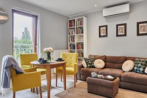 Golden Hour Apartments- Platan 16