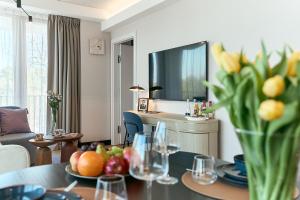 Golden Hour Apartments- Loft H 302