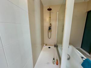 Villas La Villa - Piscine - Billard : photos des chambres