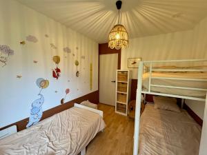 Villas La Villa - Piscine - Billard : photos des chambres