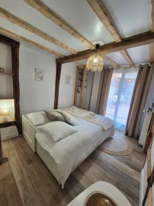 Maisons de vacances Le Coeur du Bien-etre - Gite grande capacite - 6 chambres - Superbe emplacement - Vue Seine - Decoration soignee - Coin touristique : photos des chambres