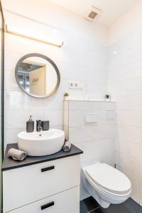 A Cozy Stay for City Wanderers