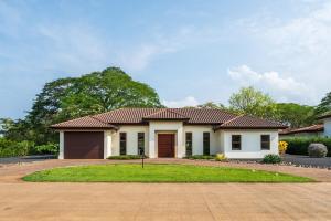 La Perla Cozy 3BR sleeps 10 Hacienda Pinilla