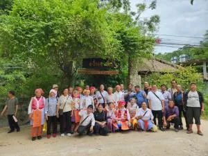 Dong Que Homestay-Tours-Motorbike, Car rental, Hiking - Nam Uieu