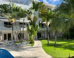 New Garden Hotel - La Pared