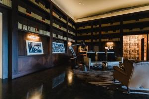 Unique Yoo Luxury 2-bedroom 3-story Loft