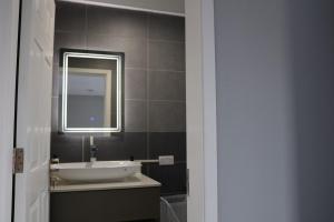 Ocean Bliss Penthouse - Private Pool & 2 Min to Beach