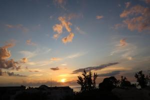 Ocean Bliss Penthouse - Private Pool & 2 Min to Beach