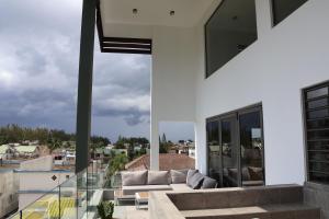 Ocean Bliss Penthouse - Private Pool & 2 Min to Beach