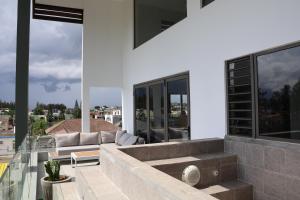 Ocean Bliss Penthouse - Private Pool & 2 Min to Beach