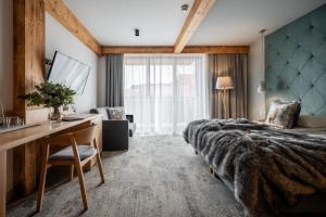 Deluxe Double Room (2 Adults + 1 Child) room in Hotel Litworowy Staw