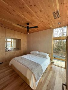 Brooklyn Shore Lodge