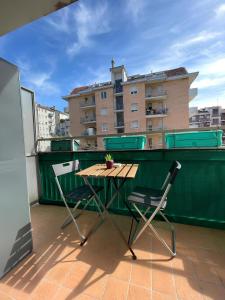 Gardone Apartment - ampio Appartamento con 2 camere da letto - Comodo per Duomo!