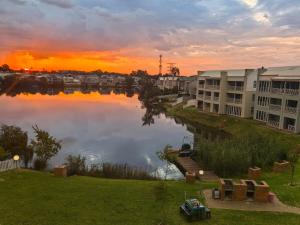 Your Perfect Escape with Breathtaking Lake Views