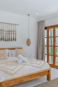 CASA MIYA - NEW Modern & Luxury 3BR Villa Canggu Beach