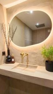 Cottage Lomy avec jacuzzi et sauna privatif