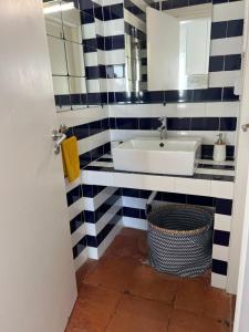 Sardine Sanctuary - The sand suite