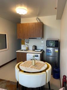 Luxury Condo-Sea View- Near Beach