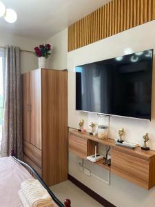 Luxury Condo-Sea View- Near Beach