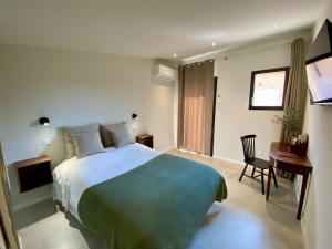 B&B / Chambres d'hotes Chambre d-Hotes Dahlia - Boutenac : photos des chambres