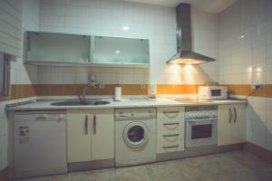 Aloreña 2 con balcones al la calle Real