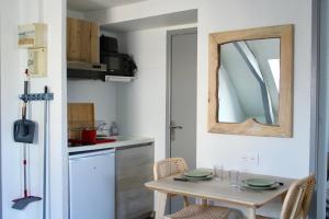 Appartements Apartee - Charmant T2 en centre ville de Laval : Appartement 1 Chambre