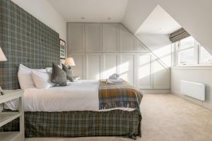 Gillespie Apartments - Spectacular Penthouse