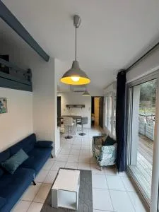 Dépendance avec piscine et spa partagés - plage 130 m - LʼAmélie