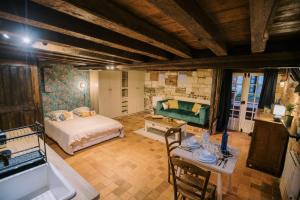 Appartements Le Refuge d-Alfred, centre Pont-Audemer : photos des chambres