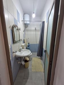 Small house with panoramic lake view