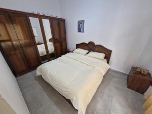 Small house with panoramic lake view