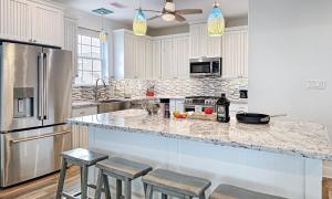 Beachside Heated Pool Hot Tub 2 King Beds Firepit