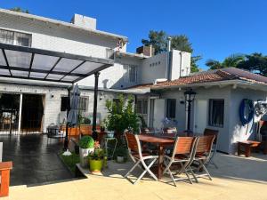 Casa hermosa piscina con parrilla
