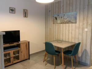 Gite les Combes Terrasse 01340 ETREZ