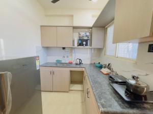 Home Escape Blissful 2BHK Close to Mahakal Temple